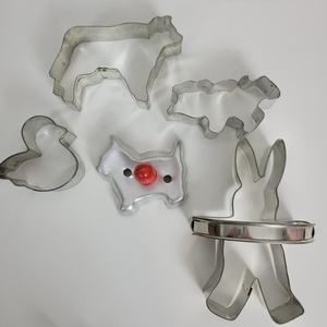 VINTAGE Kitchen Ware Cookie Cutter 2" One Size Animal‎ Shape Cute Baking Set